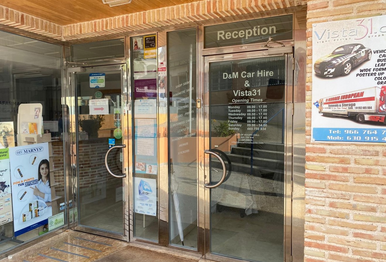 Revente - Local commerciel - Villamartin